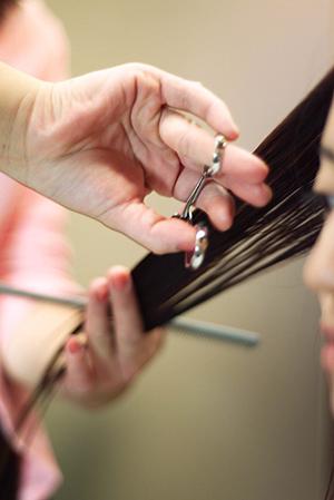 男性の印象アップを叶える福岡の男性専用美容室ガイド：トレンド＆丁寧なサービスで差をつける